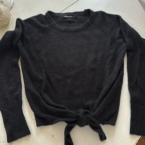 Olivaceous Sweater. Medium